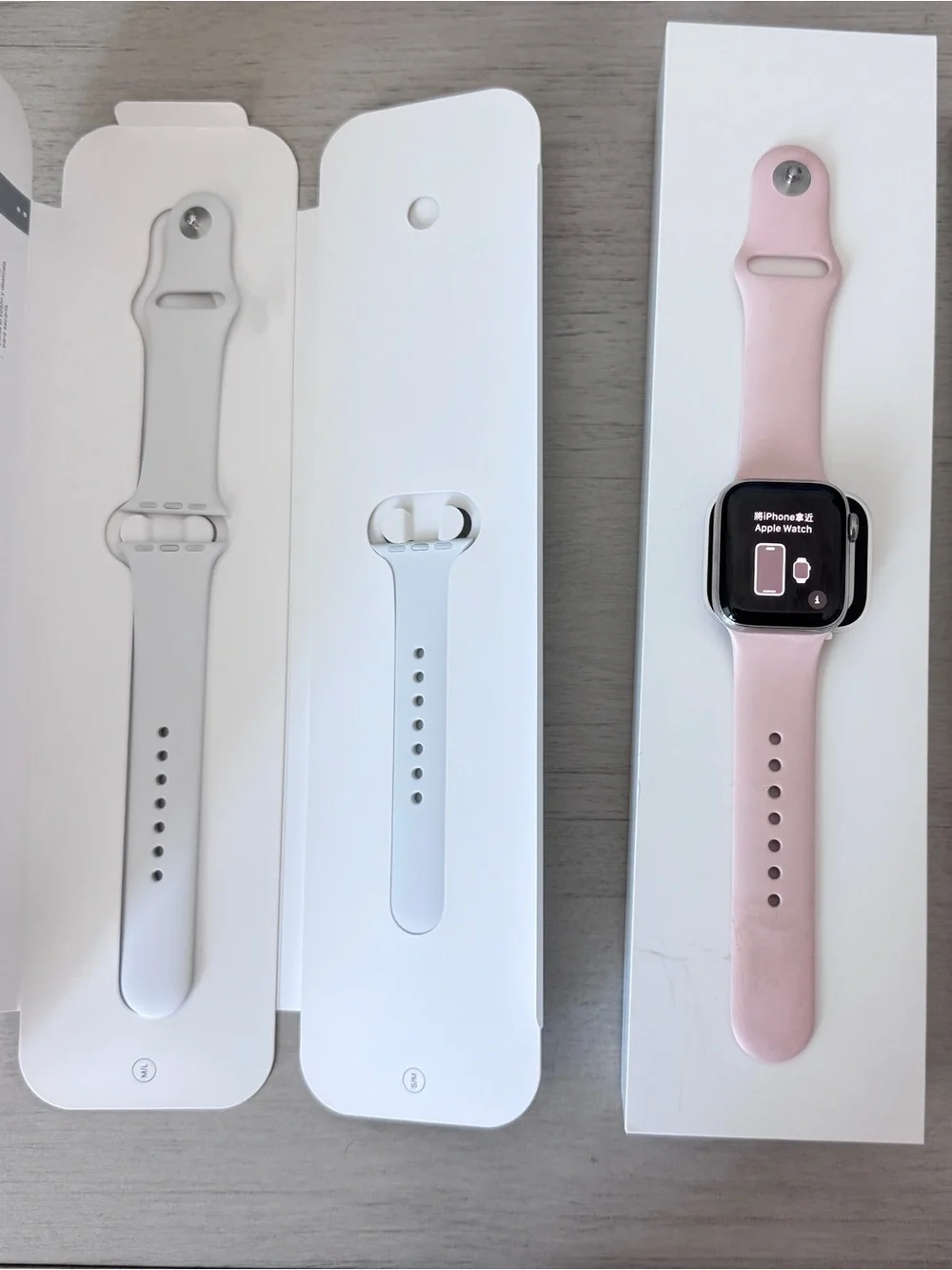 Apple Watch 4th Generation - Silver Aluminum Case
